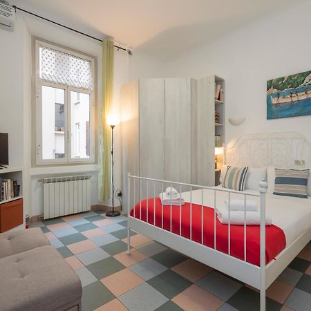 New Apartment In Downtown Close To Duomo Милано Екстериор снимка
