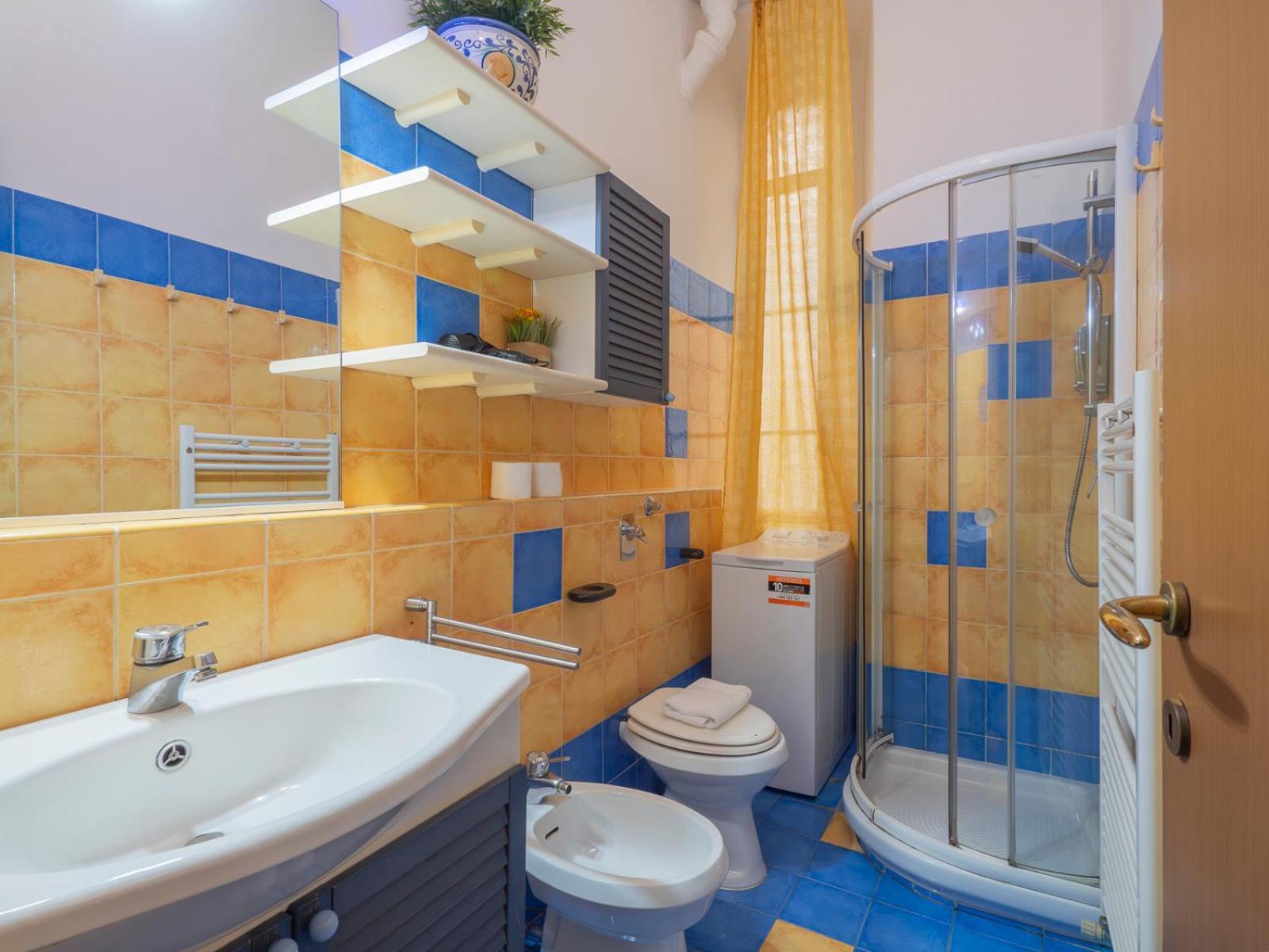 New Apartment In Downtown Close To Duomo Милано Екстериор снимка